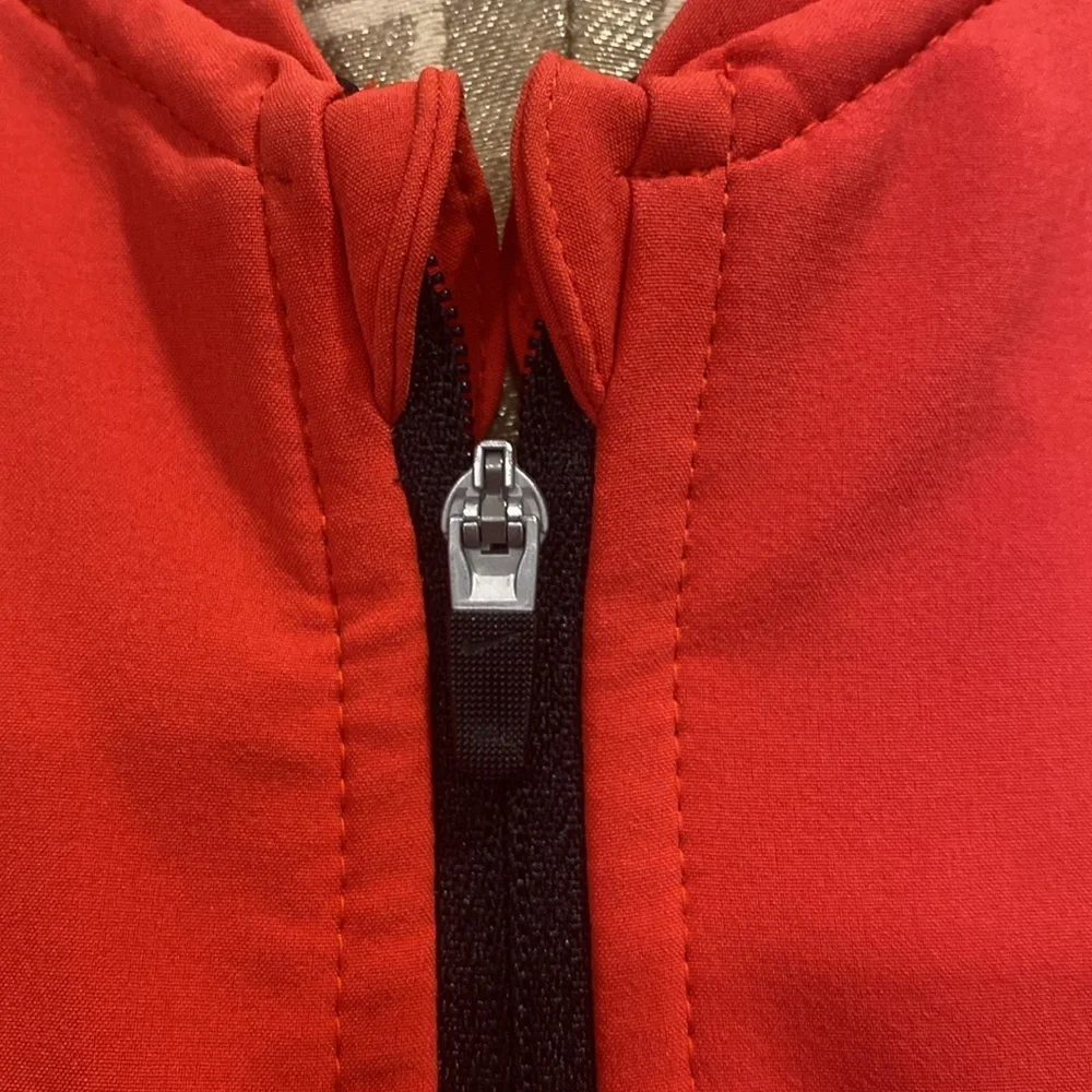 The lightweight Nike Composite Full-Zip Women's Golf Vest size M
